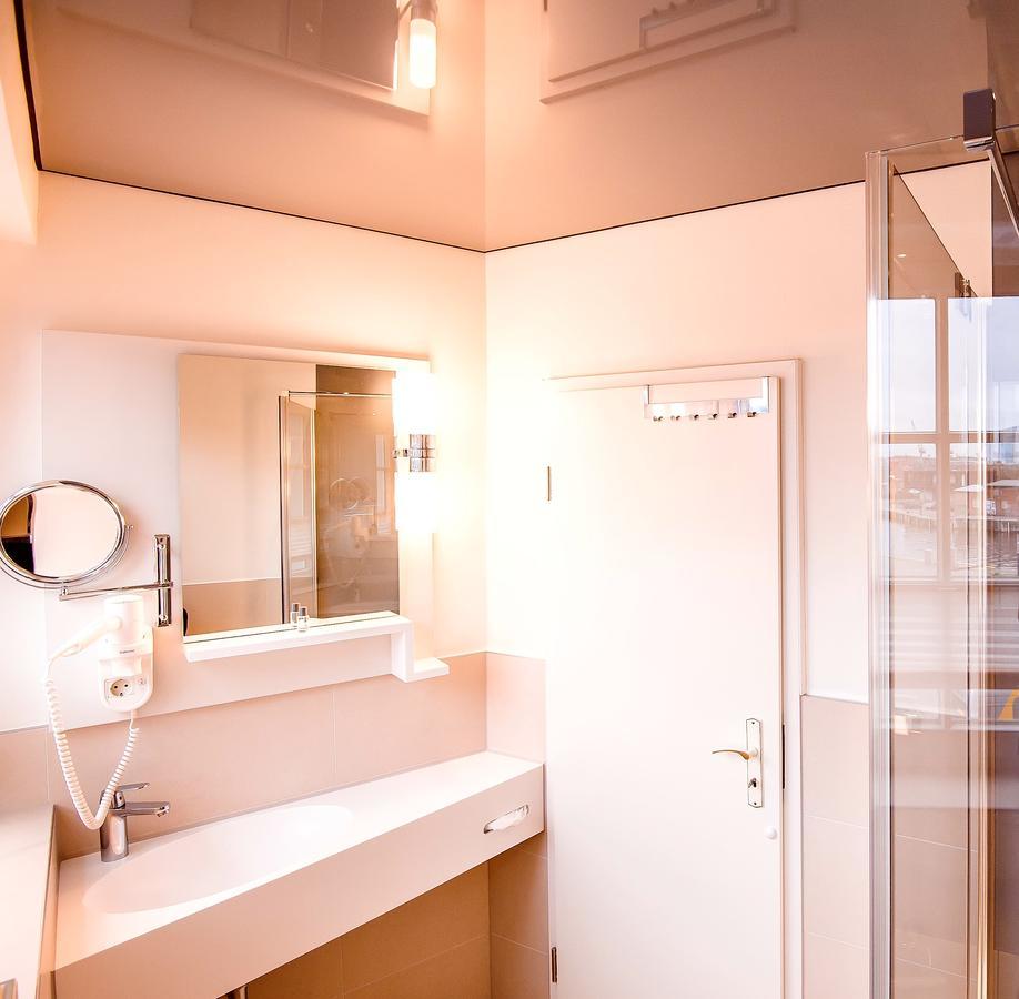 Hotel Am Alten Hafen Wißmar Eksteriør billede