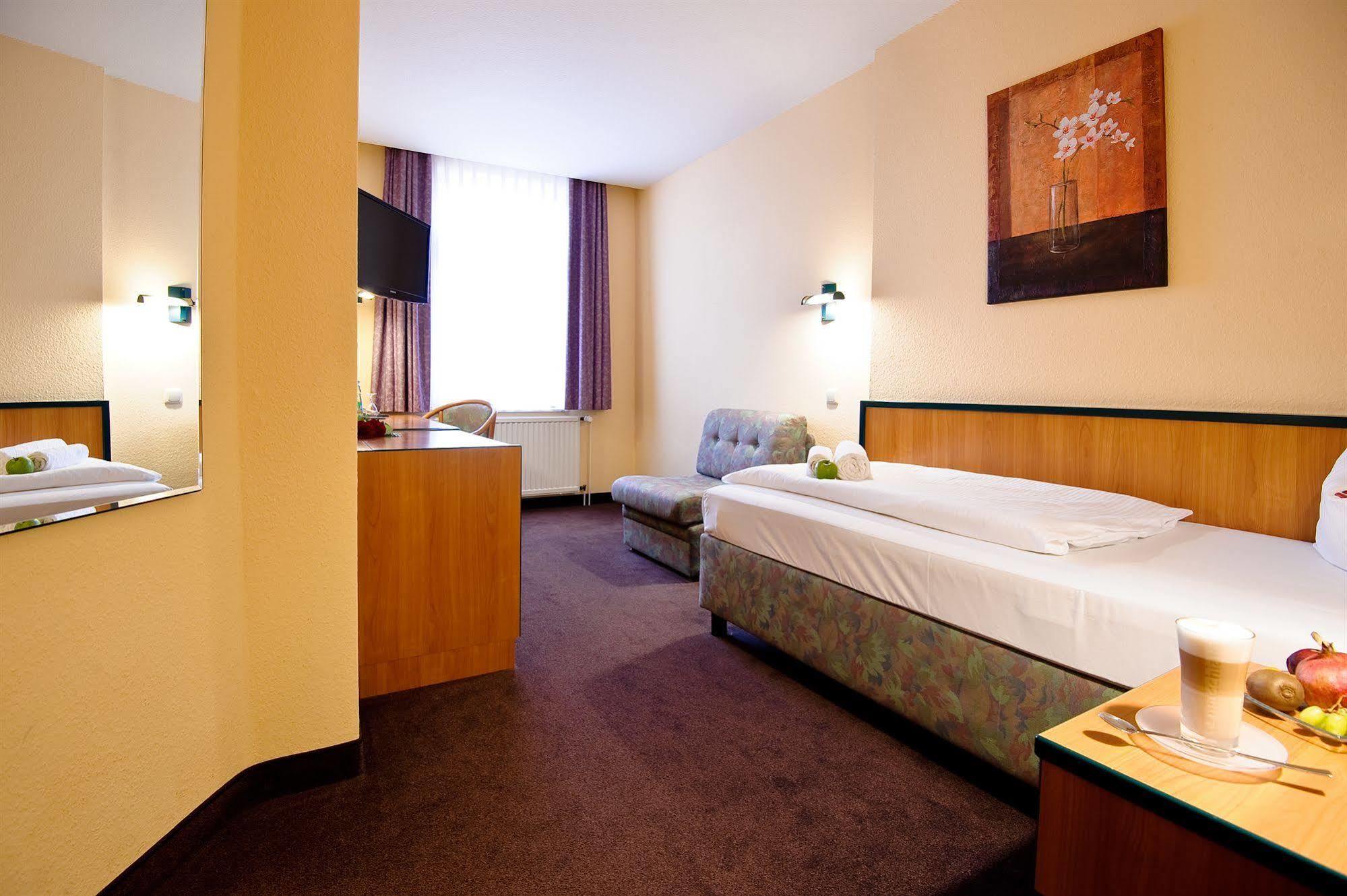Hotel Am Alten Hafen Wißmar Eksteriør billede