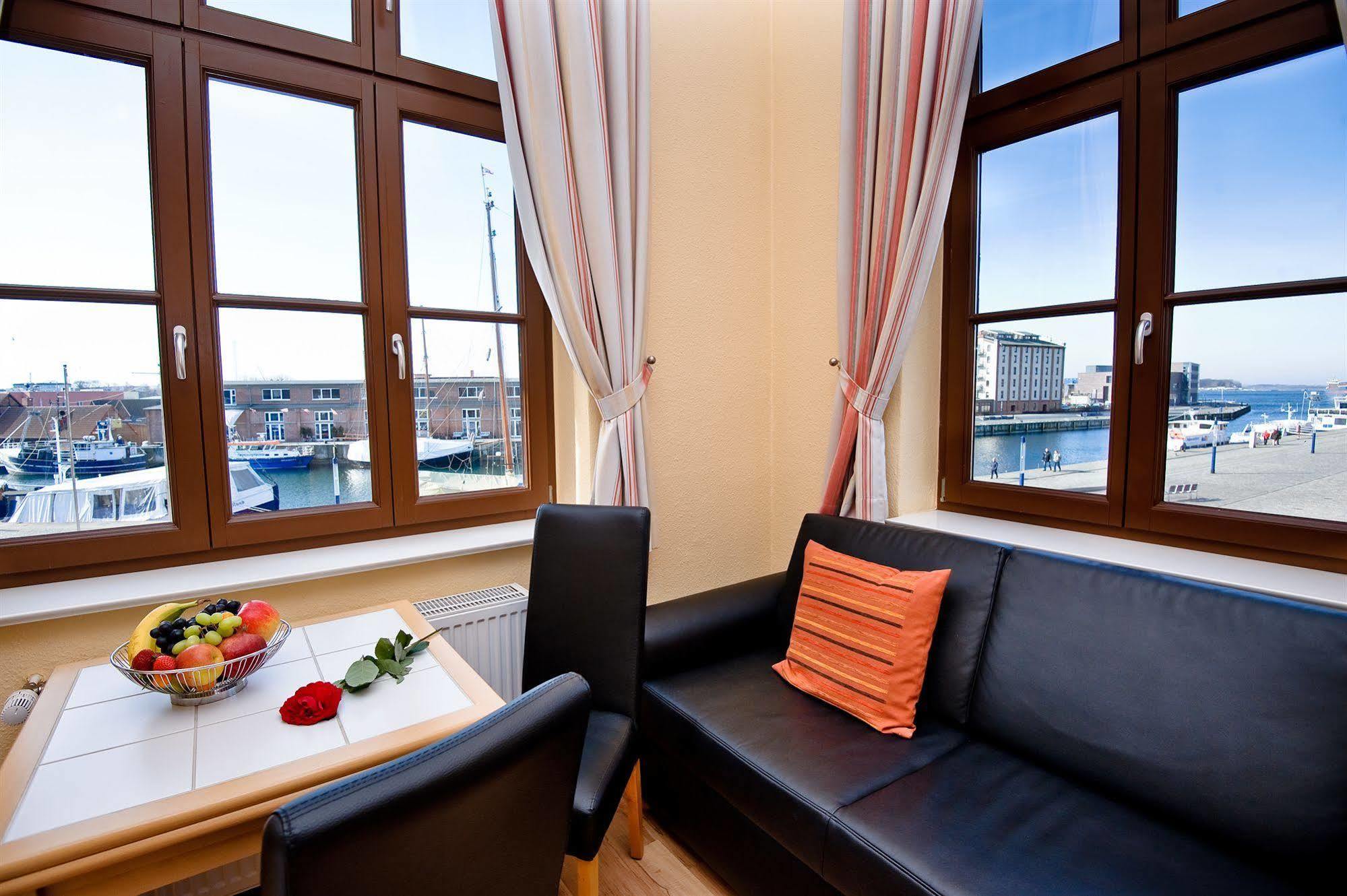 Hotel Am Alten Hafen Wißmar Eksteriør billede